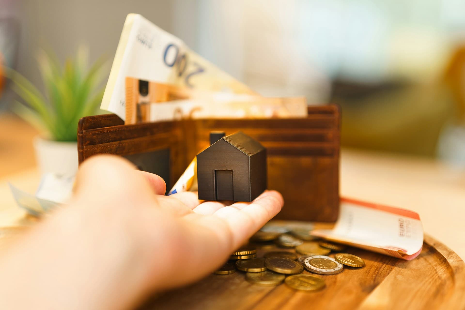 Is Renting Better Than Buying? Exploring the Financial Pros and Cons